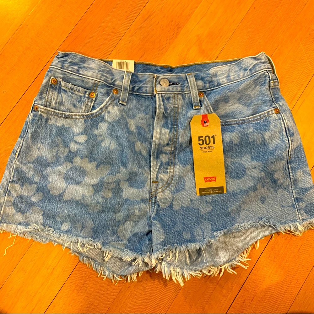 NWT Levi’s 501 High Rise Shorts